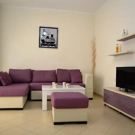 Apartment Modern 1br Near Mango