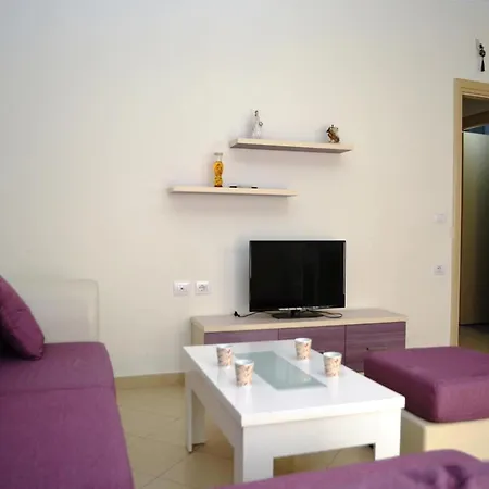 Apartment Modern 1br Near Mango