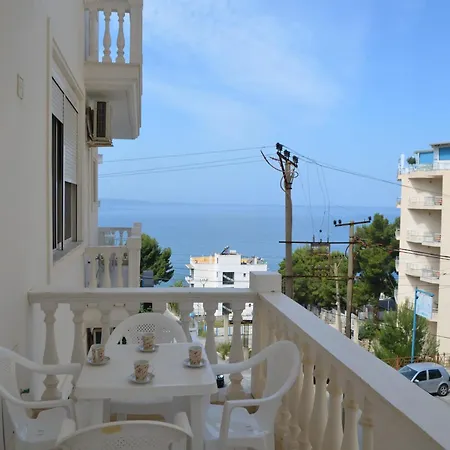 Modern 1br Near Mango